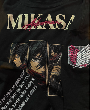 MIKASA ACKERMAN — Playera bordada OVERSIZED